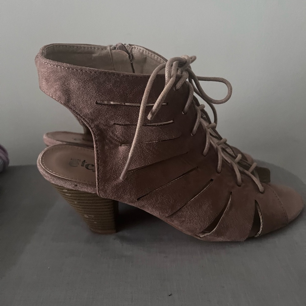 Tan size 8
